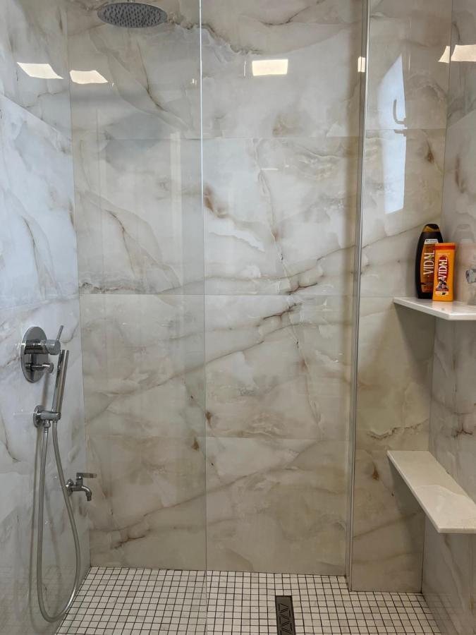 Grand New Bazaar Apartment Tiranë Ngoại thất bức ảnh