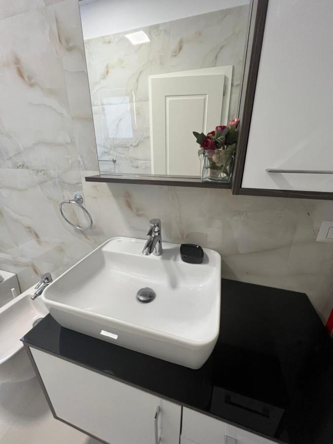 Grand New Bazaar Apartment Tiranë Ngoại thất bức ảnh